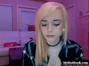 If you like to watch skinny girls masturbate then this hoe is jack worthy