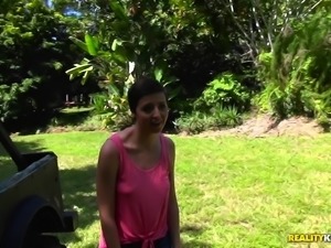 Breathtaking short-haired chick wants to experience the outdoors sex