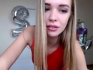 amateur holihurricane flashing ass on live webcam