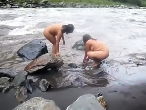 Voyeur captures two curvy amateur ladies in the outdoors