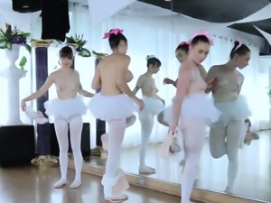 Amateur playfellows masturbate Ballerinas