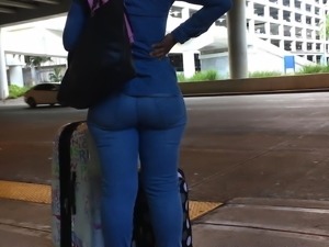 Big booty chick waiting for Uber at FLL Airport