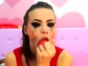Cam girl face fucks and gags her self hard