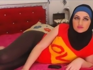 Hijab leggings girl teases