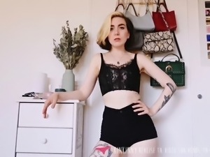 Vends-ta-culotte - JOI and humiliation for men submitted by a sexy French...