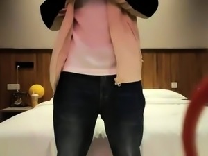 Amateur Asian teen sucks this big hard cock