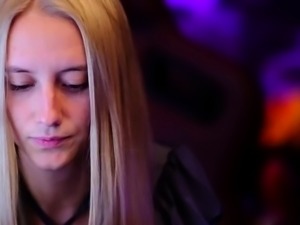 Amateur Webcam Chick Masturbates On Webcam More at