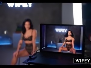 Hot brunette Alyx Urie fucks muscular bbc while hubby watches